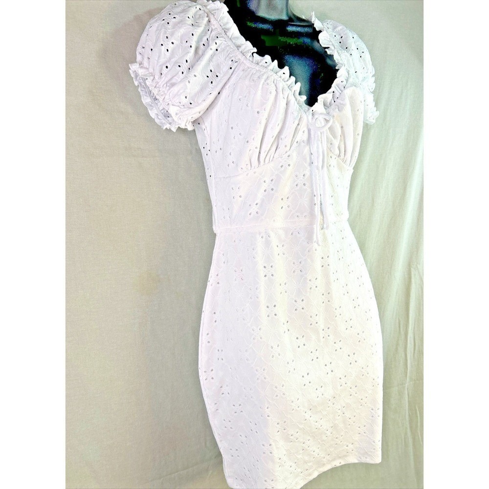Love Squared White Eyelet Lace Mini Dress Sz M Ruffle Puff Sleeve Milkmaid Boho - Picture 7 of 16